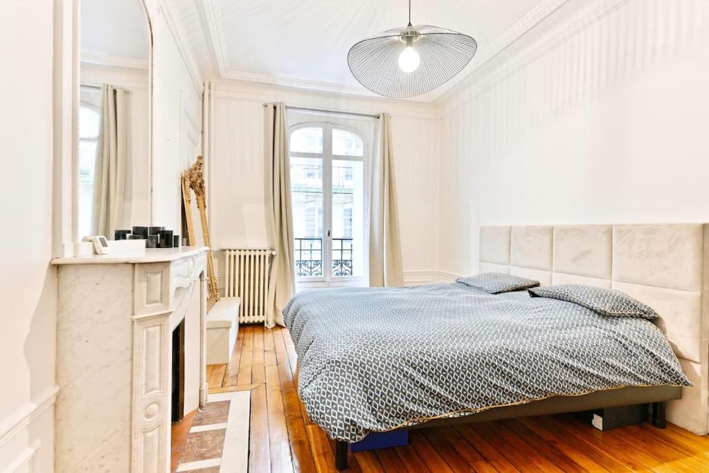 Appartement Haussmannien 17Eme Arrondissement 巴黎 外观 照片