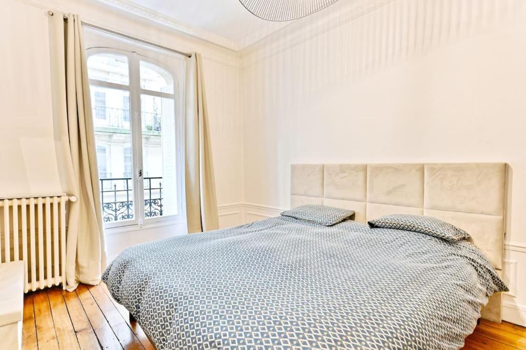 Appartement Haussmannien 17Eme Arrondissement 巴黎 外观 照片